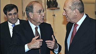 George Mitchell meets Ehud Olmert 