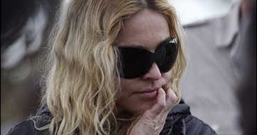Caresse Henry, Former Madonna Manager, Suicide - CBS News