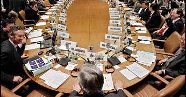 IMF Sees Sluggish Recovery from Recession - CBS News
