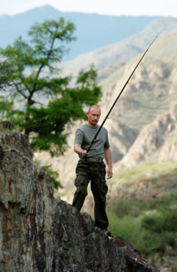 Vladimir Putin fishing in Khemchik River 