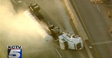 Acid Spill Snarls Traffic in Kansas City CBS News