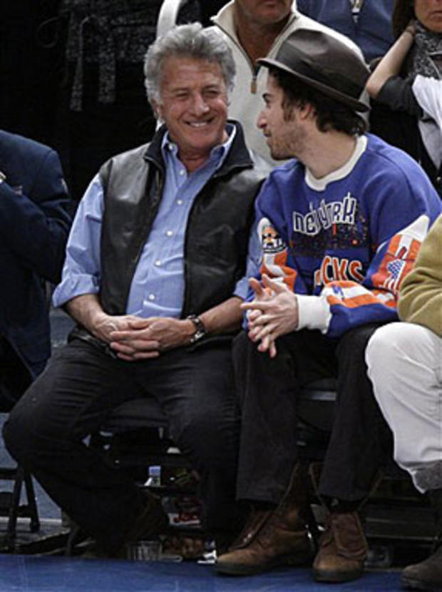 Dustin Hoffman Cheers the Knicks 