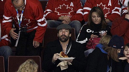 01-jon-hamm-in-canada.jpg 