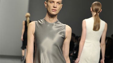 Fashion - Mature Models 