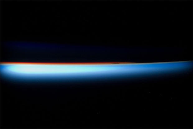 NASA_PE_rim_of_earth_horizon.jpg 