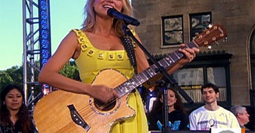 Jewel Goes Undercover At Karaoke Bar CBS News