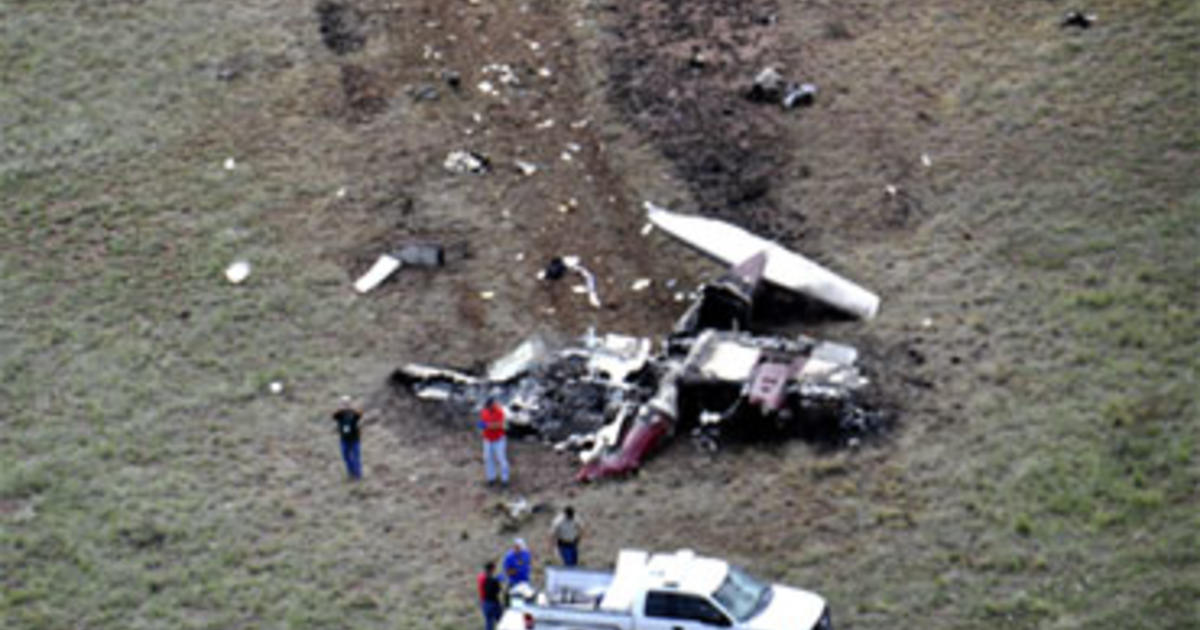 Medical Flight Crashes in West Texas, 5 Killed - CBS News