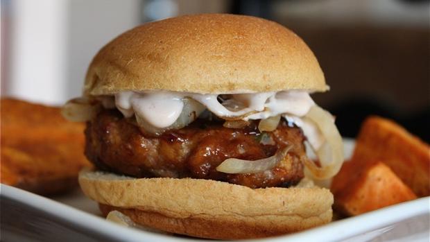 Healthy Recipe: Smoky BBQ Turkey Burger Sliders 