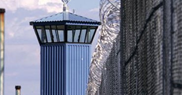 Riot in Folsom Prison in Calif.; 7 Inmates Hurt - CBS News