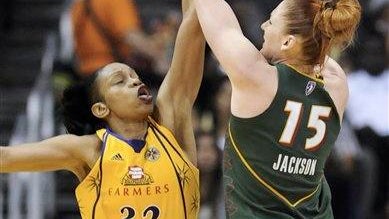 Tina Tompson, Lauren Jackson 