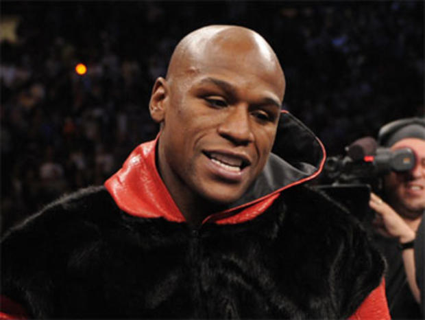 Floyd Mayweather Allegedly Pokes Security Guard in Face, Evades Jail Time 
