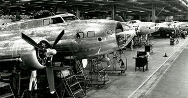 End of An Era for Historic Boeing Plant - CBS News