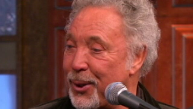es_0924_TOMJONES.jpg 