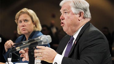 Mississippi Gov. Haley Barbour, right, Sen. Mary Landrieu, D-La.,  