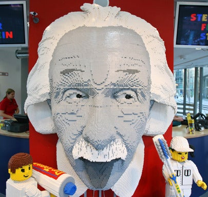 lego_512_einsteibn_93434178.jpg 