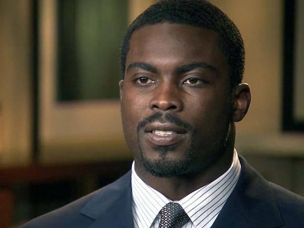Philadelphia Eagles Quarterback and Convicted Dog-Fighter Michael Vick Wants Another Dog 