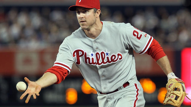 chase-utley-pitching-ball.jpg 