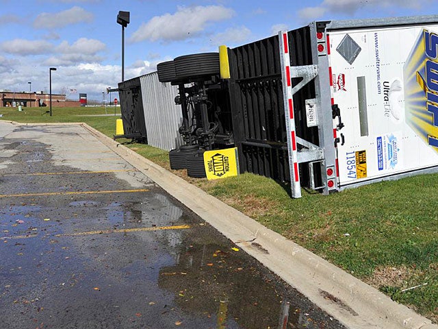 003-overturned-semi.jpg 