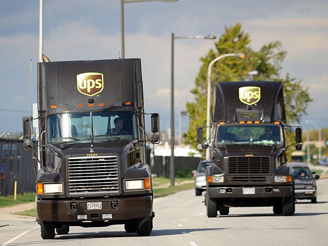 008-ups-trucks.jpg 