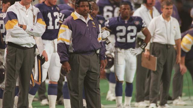 Vikings to induct Denny Green into Ring of Honor