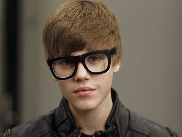 Justin Bieber: I am Not Wearing Nail Polish! - CBS News
