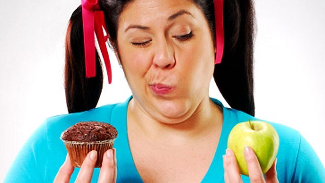 cupcake, woman, healthy eating, istockphoto, 4x3 