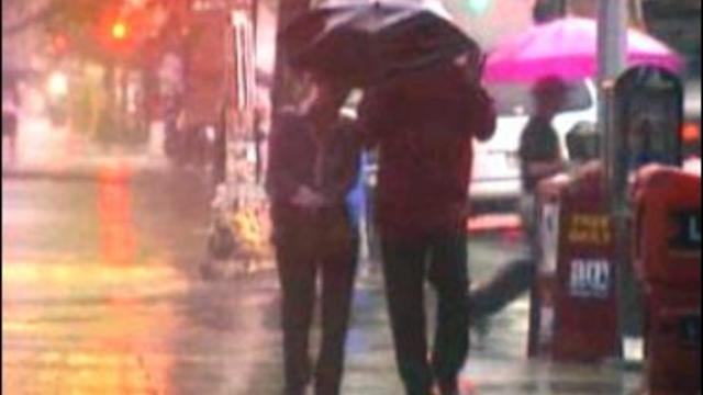 umbrella_couple.jpg 