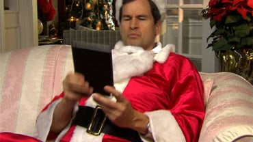 David Pogue offers some gift-giving advice for the techno-geeks on your holiday list, courtesy of "Techno Claus." 