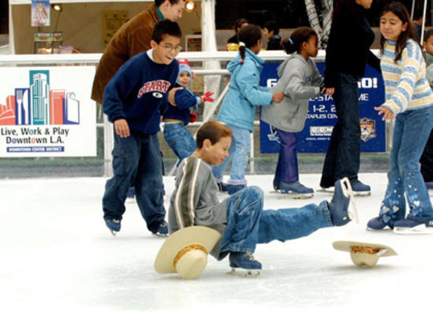 pershing-square-ice-skate 
