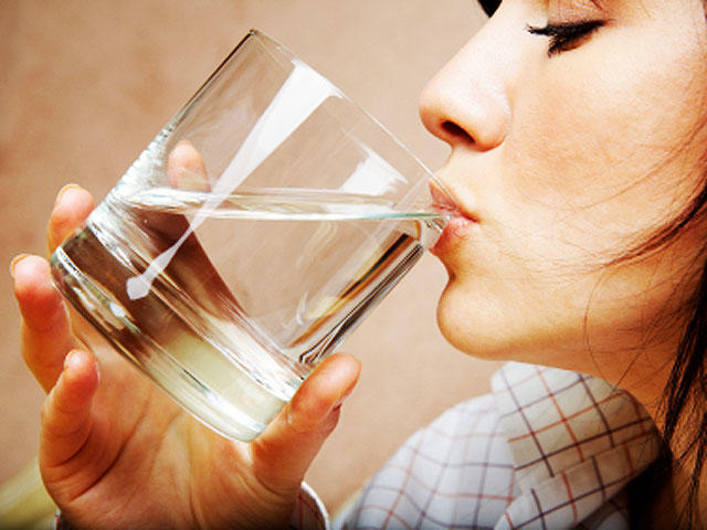 Drinking water with a meal DOES fill you up