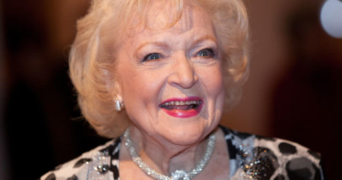 Betty White Named AP's Entertainer of the Year - CBS News