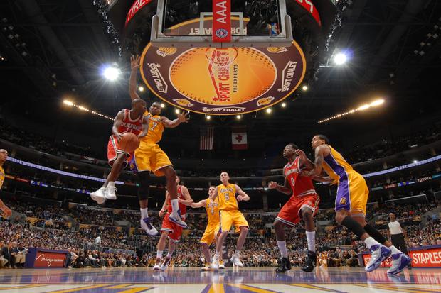 Milwaukee Bucks v Los Angeles Lakers 