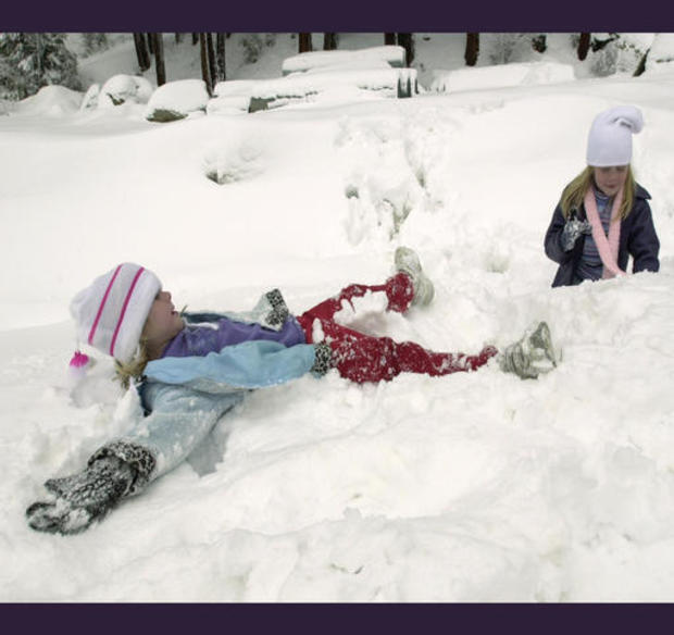 kids-play-in-snow-ap.jpg 