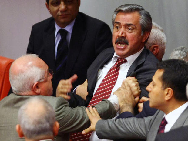 Turkey-Parliament-fight.jpg 