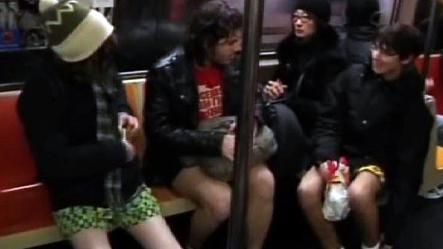 nopantssubway_110.jpg 