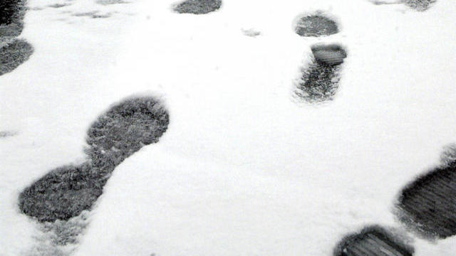 snow-footprints.jpg 