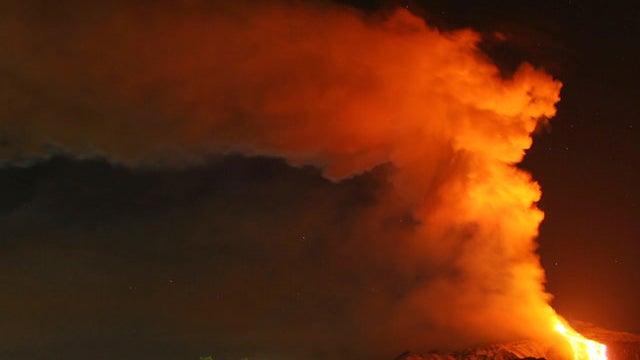 italy_volcano.jpg 
