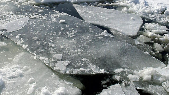 cracks-in-the-ice.jpg 