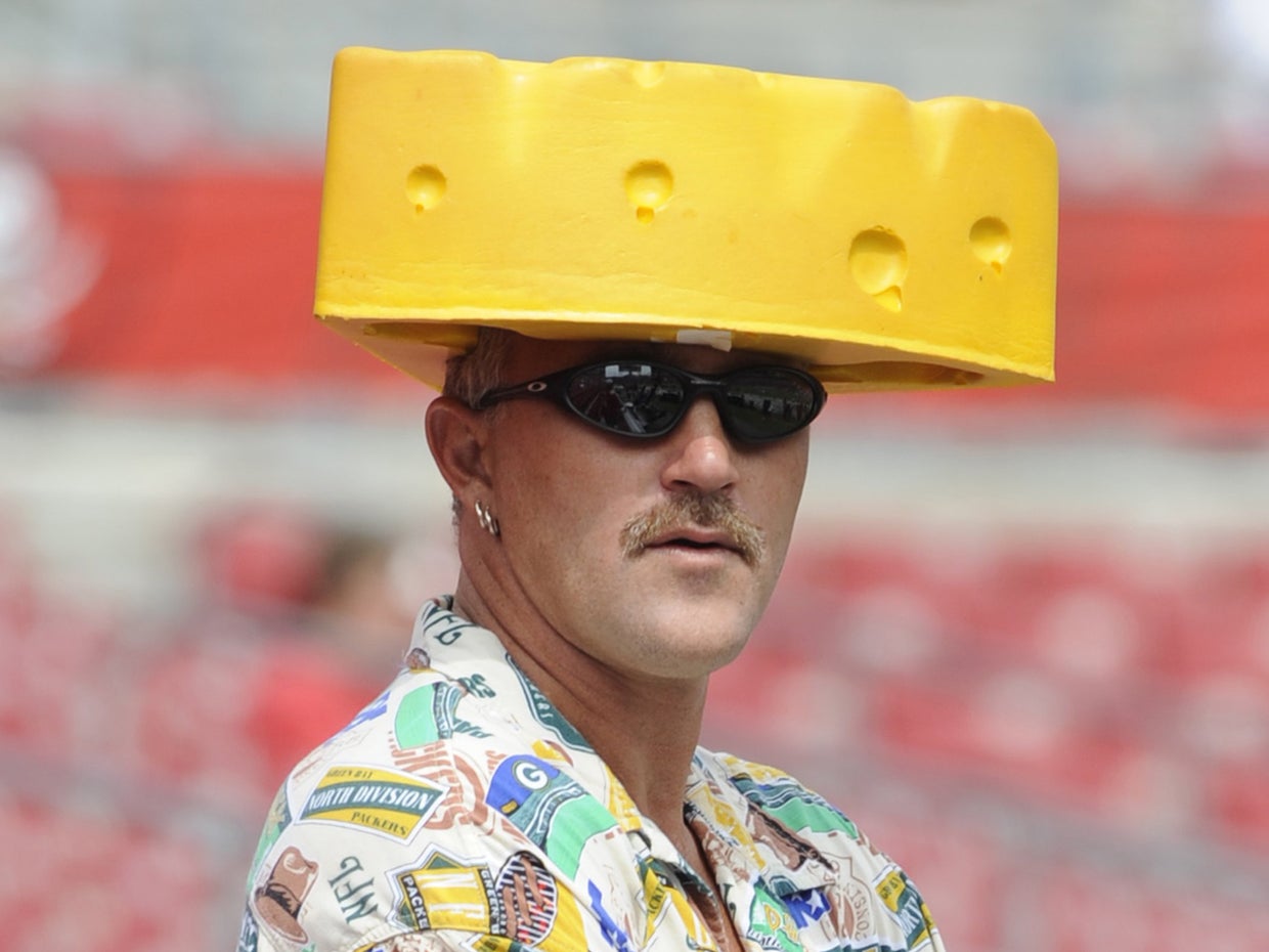 As Packers Roll, Cheese Head Business Booms - CBS News