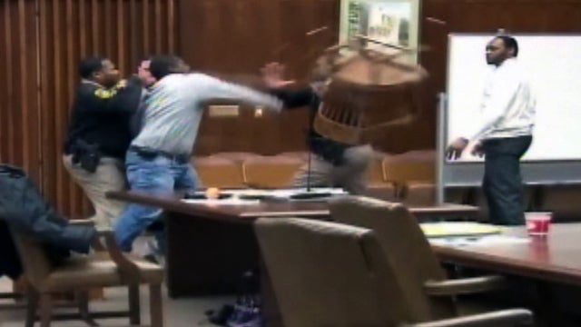 extra_COURTROOM_ATTACK_0127_copy_1.jpg 