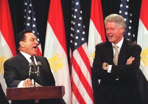 Bill Clinton and Hosni Mubarak 