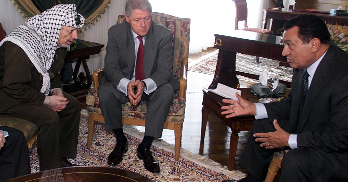 Qora taytdagi qiz taytlarda jinsiy aloqa