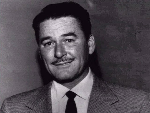 Errol Flynn? What Was Charlie Sheen Thinking? CBS News(00)