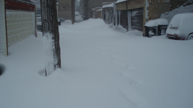 alley-in-snow.jpg 
