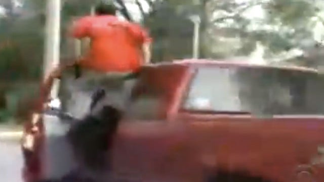 Car Surfing (VIDEO): New Extreme Sport Involving Cars Can Lead to Death 