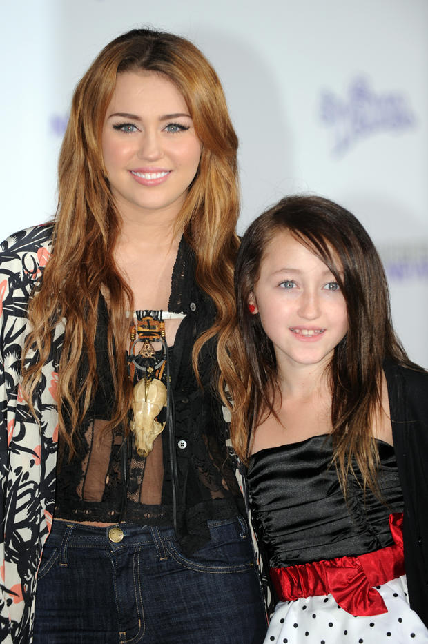 miley-cyrus-and-trace.jpg 