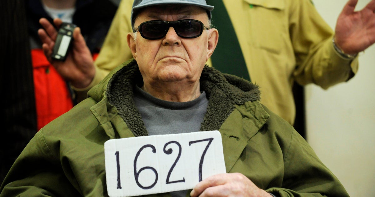 Accused Nazi camp guard threatens hunger strike - CBS News
