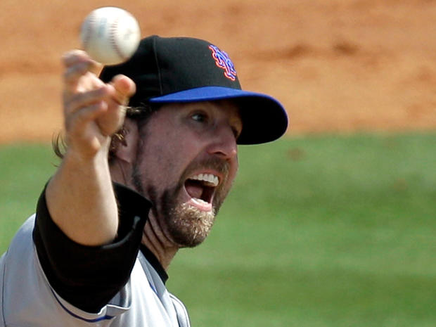 Mets pitcher R.A. Dickey  