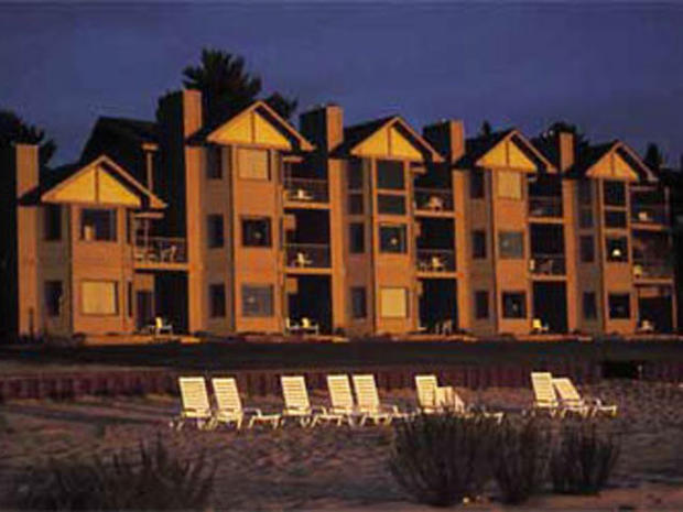 Glidden Lodge Beach Resort 