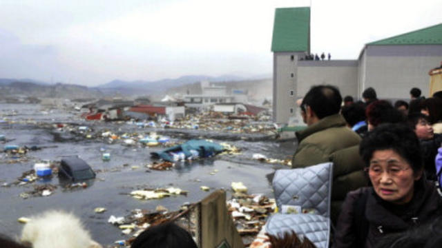 japan-quake-tsunami.jpg 